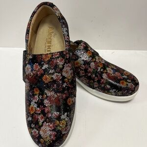 Algeria Qin Garland - EU 35 US 5.5